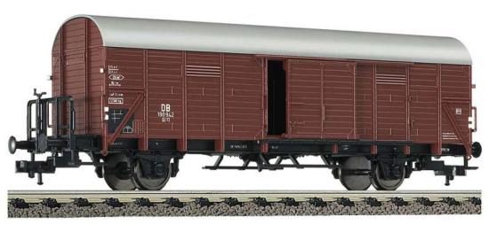 Box goods van with brake platform type Gl 11<br /><a href='images/pictures/Fleischmann/5939.jpg' target='_blank'>Full size image</a>